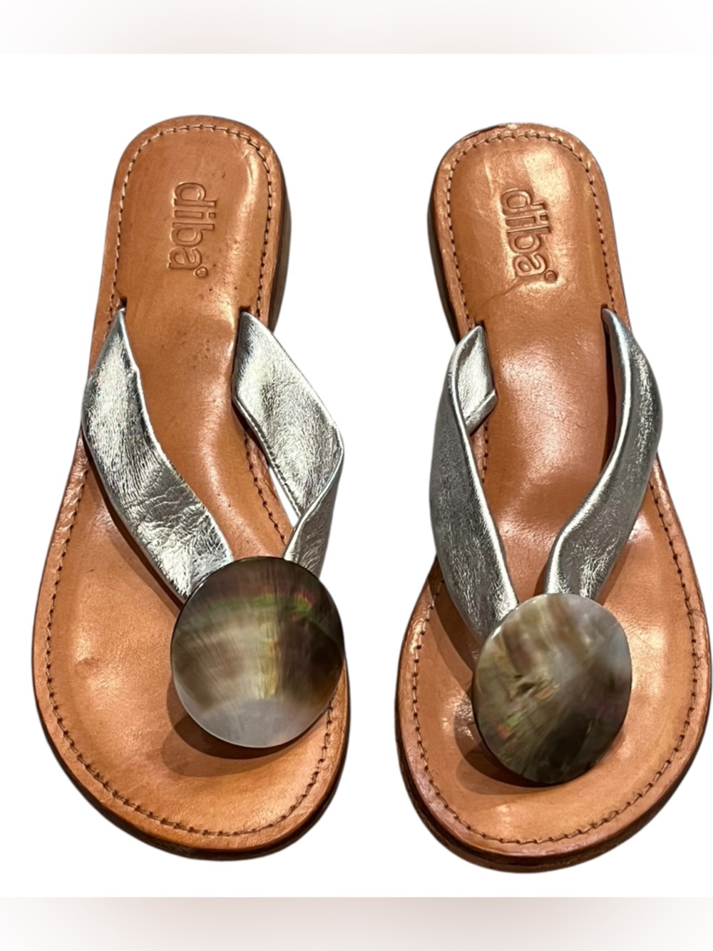 Diba Metallic Silver Leather Thong Sandals Shell Disc Detail Boho Y2K Size 7 - Picture 3 of 10